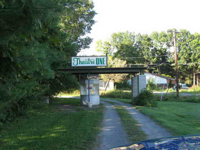 Point Drive-In - 2014 Photo